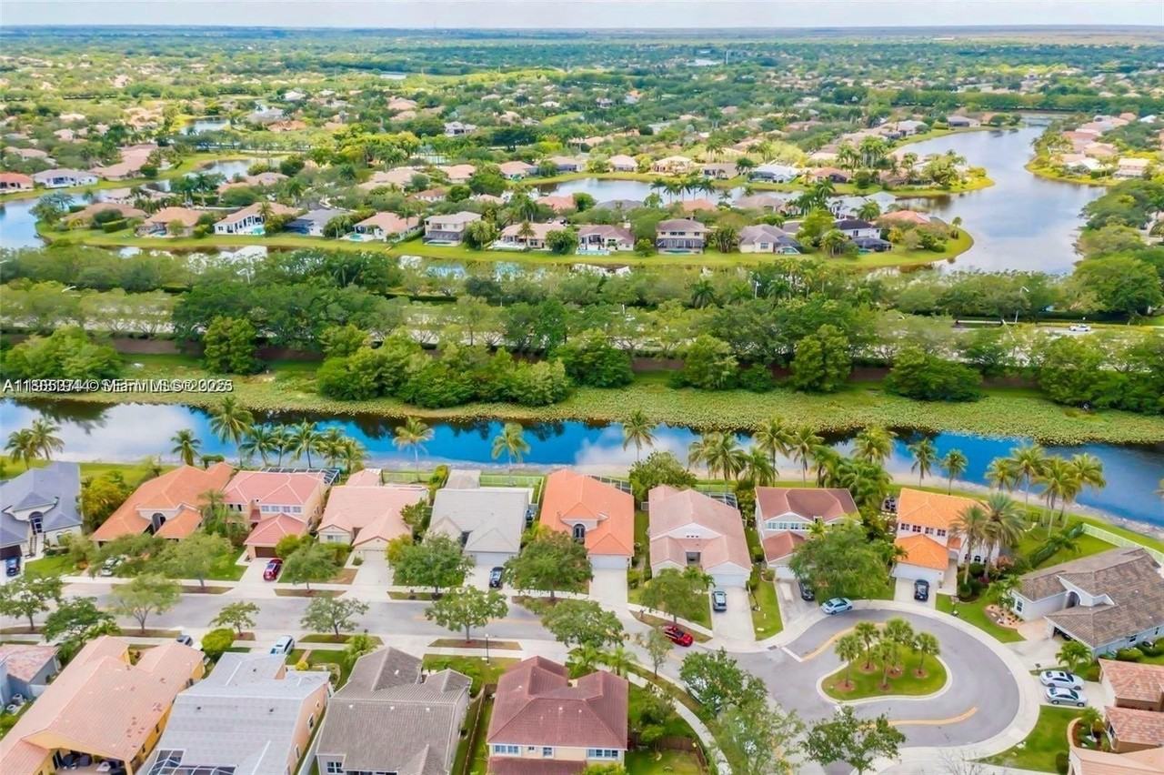 388 Carrington Dr #0 - Photo 4 of 30