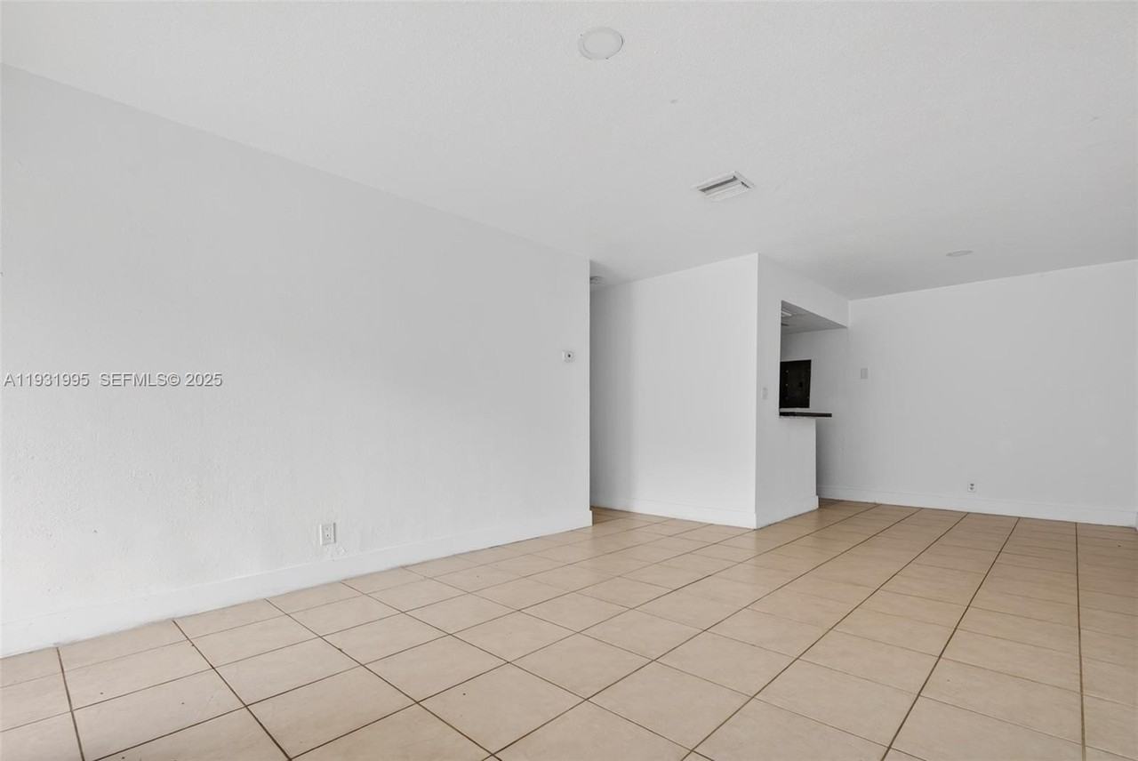 5842 Nw 23rd St #1-4 - Photo 3 of 8