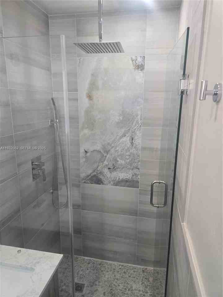 3300 Se 6th St #6 - Photo 3 of 7