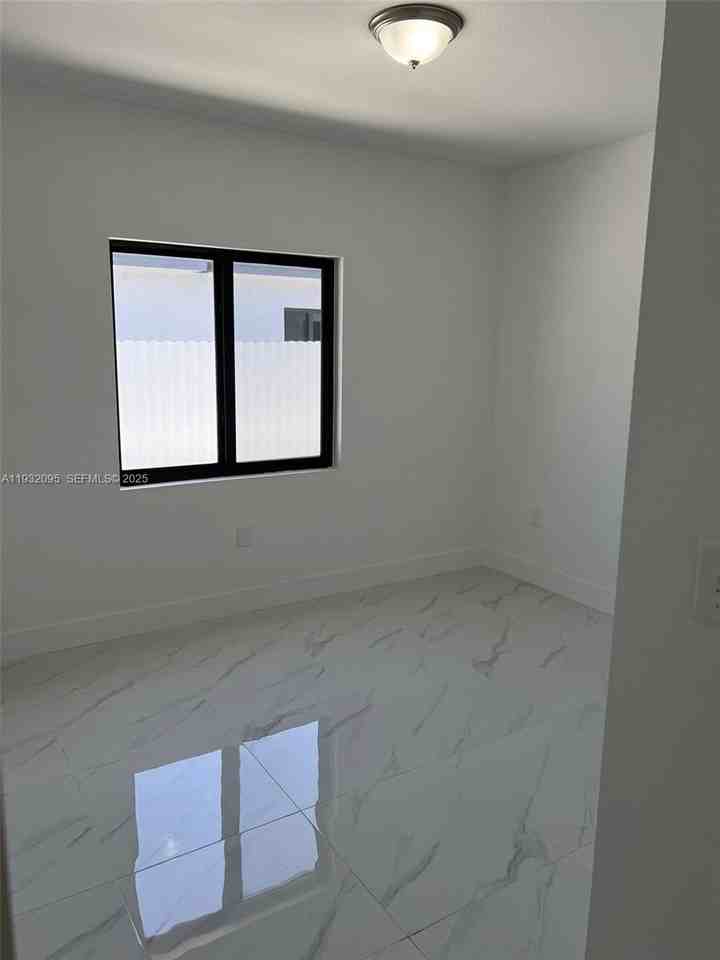 11982 Sw 213th St #11982 - Photo 7 of 24