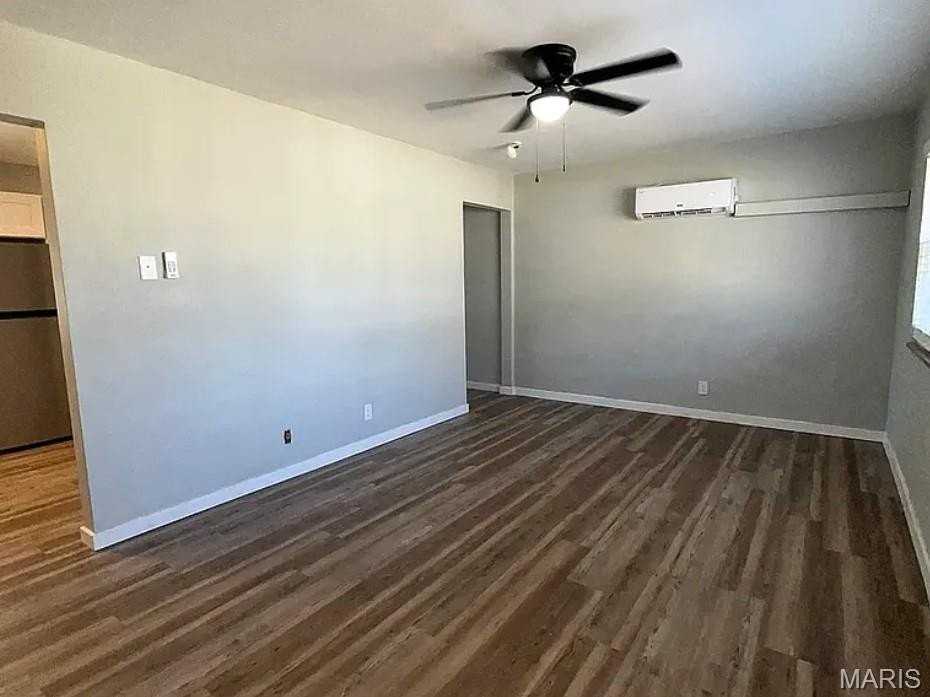 3329 Lawn Ave #3 - Photo 4 of 6