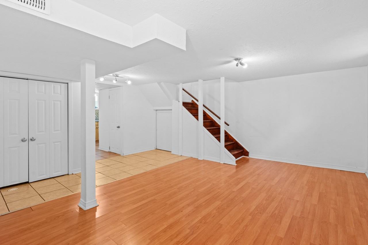 298 Wallace Avenue - Photo 7 of 20