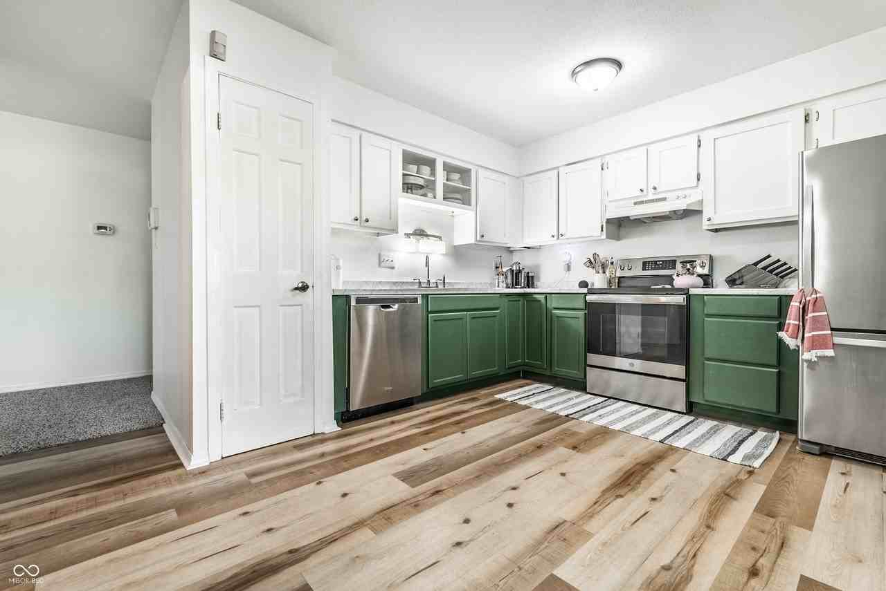 6503 Park Central Way #B - Photo 2 of 36