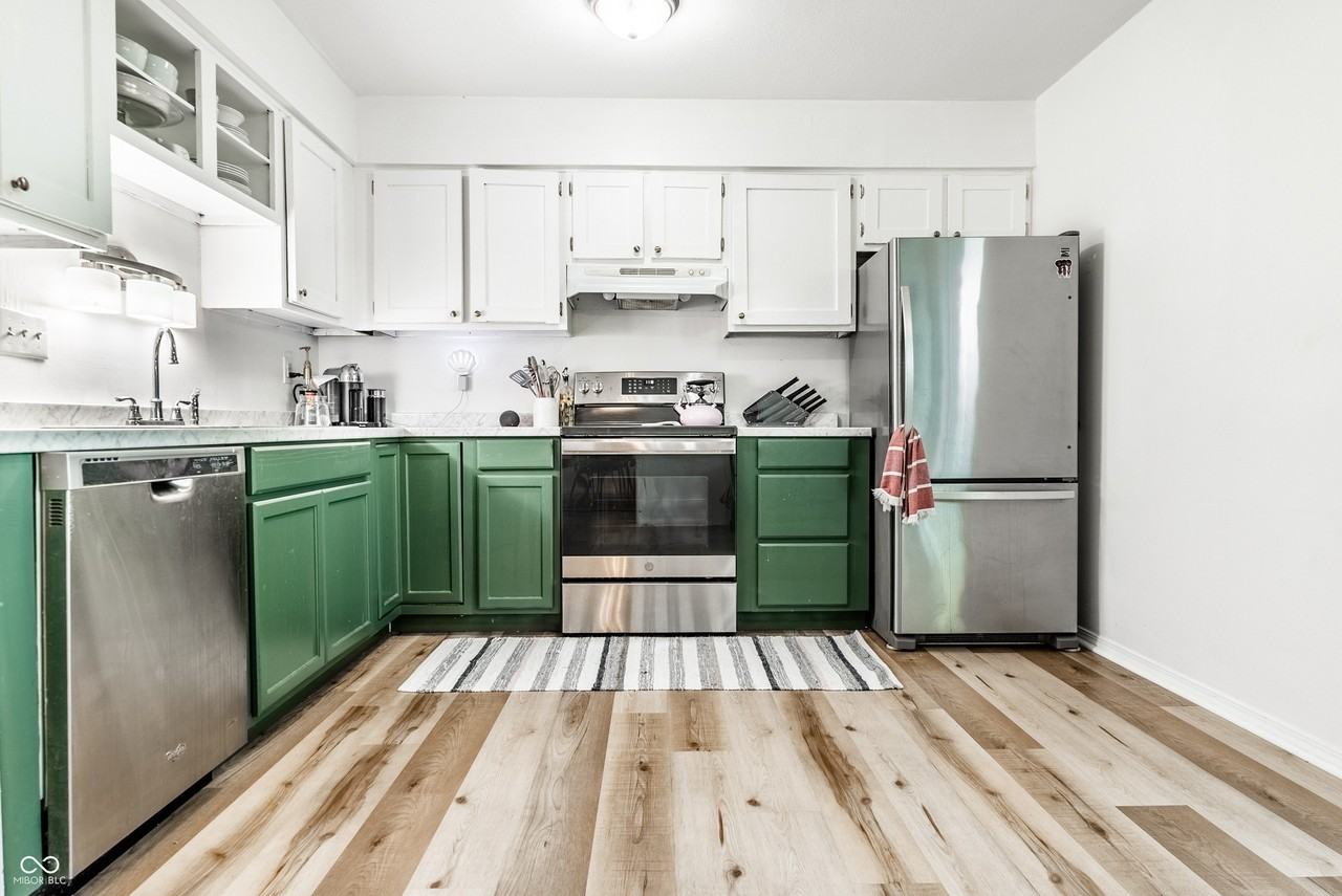 6503 Park Central Way #B - Photo 4 of 36