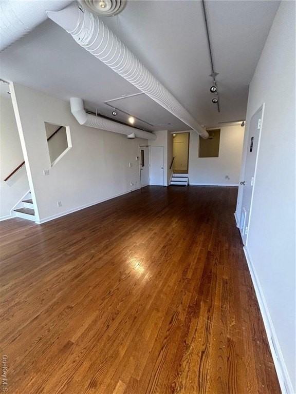 25 N Division St - Photo 2 of 20