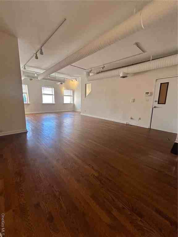 25 N Division St - Photo 4 of 20