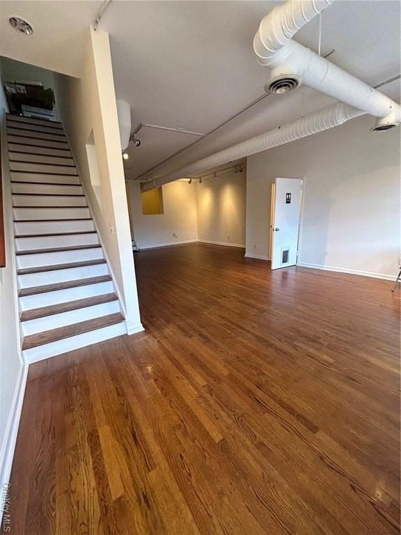 25 N Division St - Photo 5 of 20