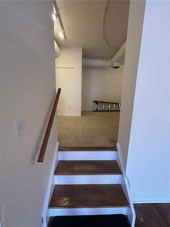 25 N Division St - Photo 6 of 20