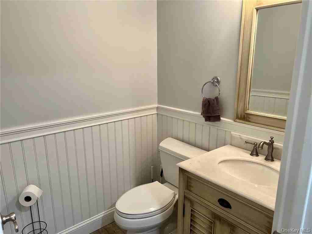 145 Montgomery St - Photo 6 of 21