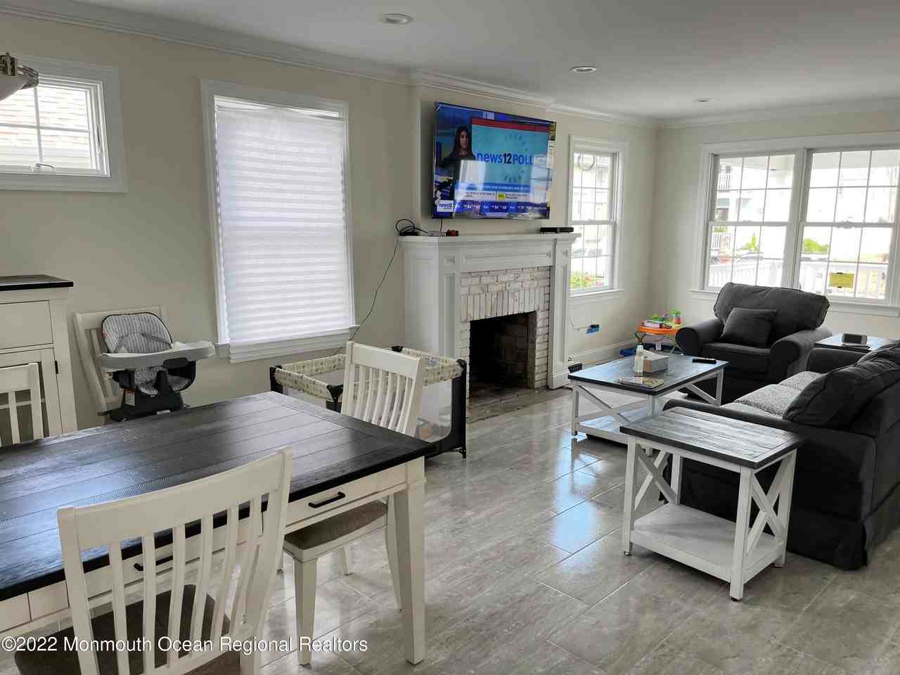 101 15th Ave - Photo 4 of 10