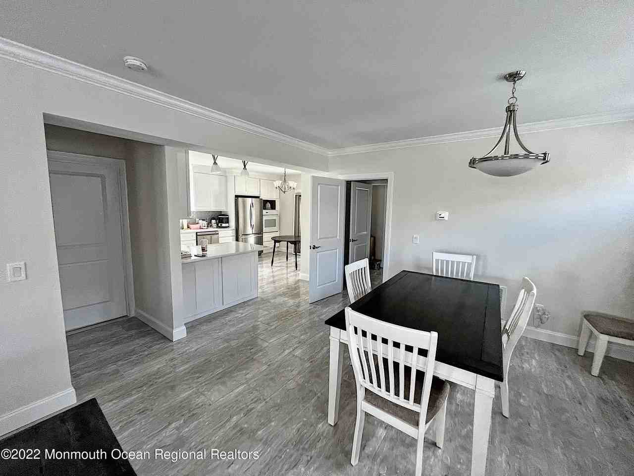 101 15th Ave - Photo 6 of 10