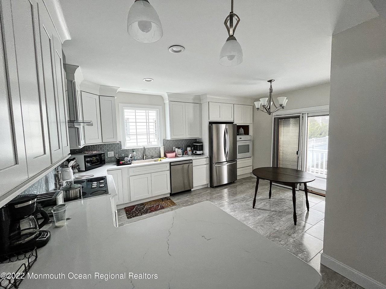 101 15th Ave - Photo 7 of 10