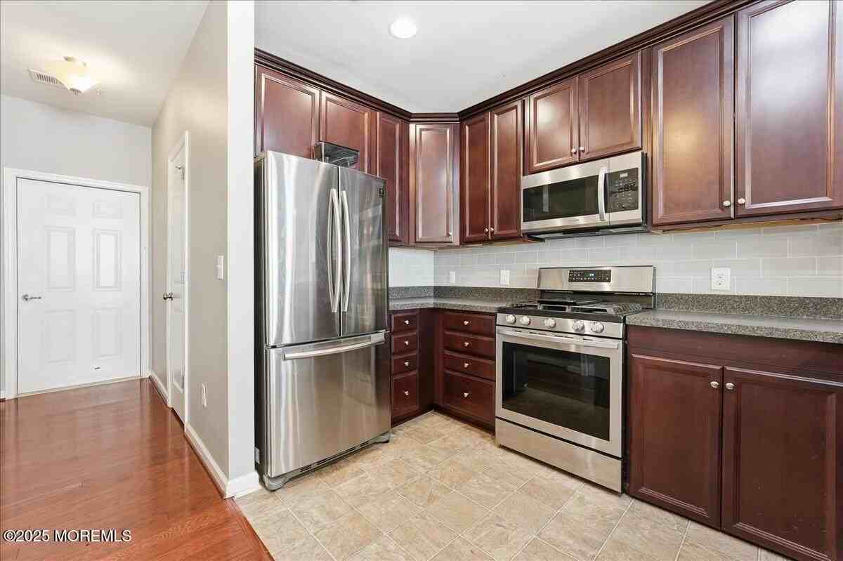 14 Michael Drive - Photo 7 of 23