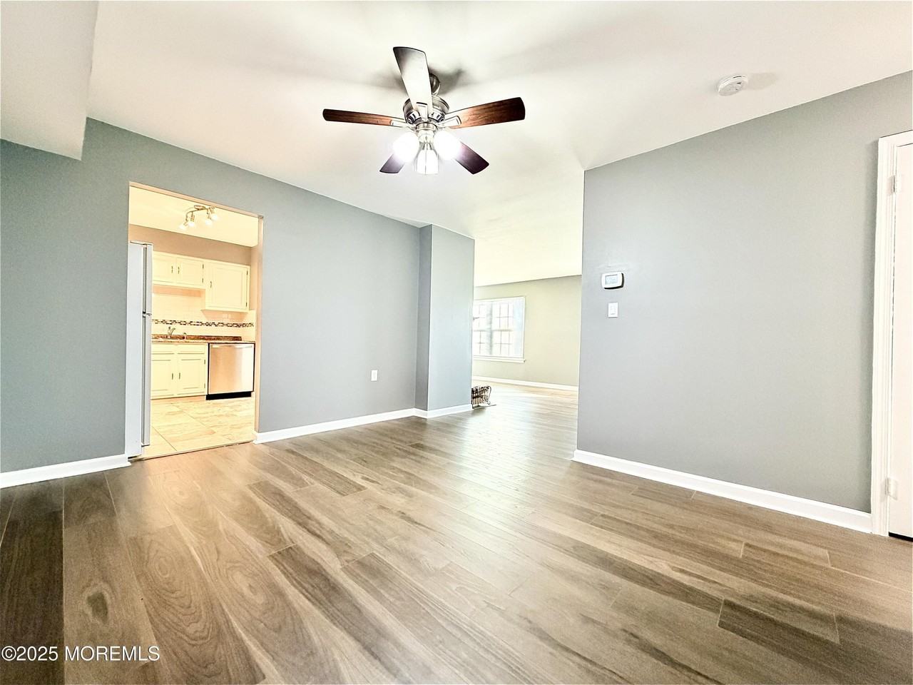 304 Wellington Pl - Photo 4 of 17