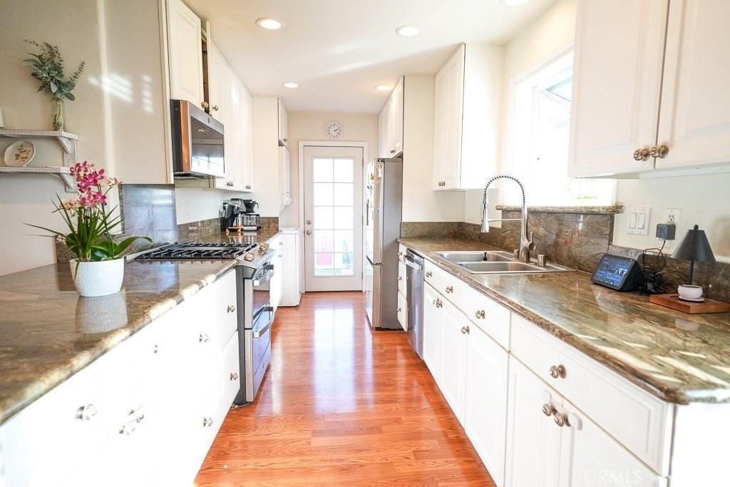 23136 Anza Ave - Photo 5 of 19