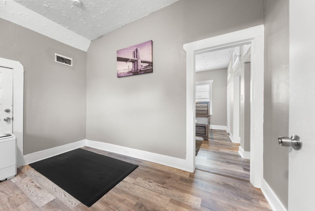 Hart St - Photo 6 of 6