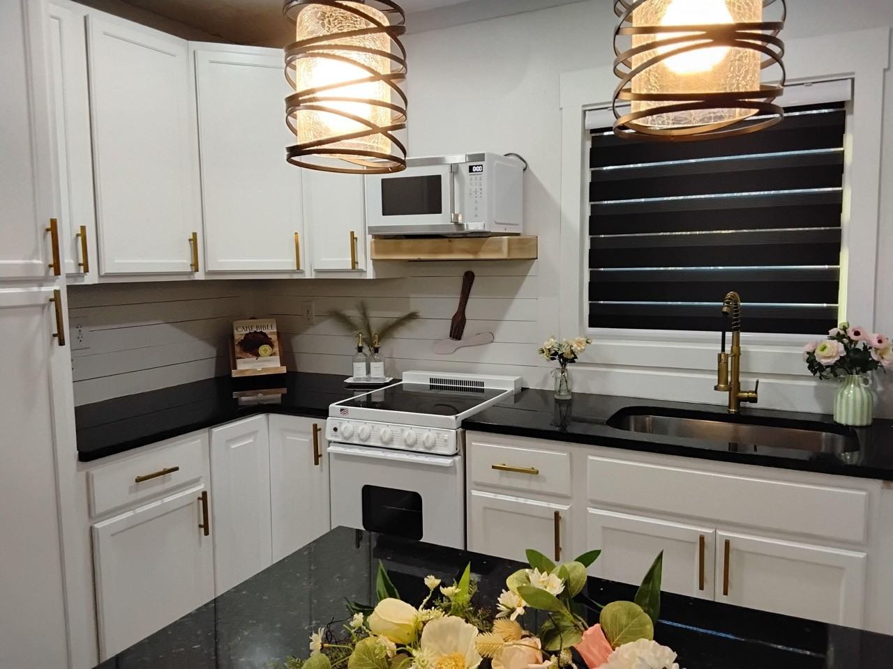 Sandra Dr Nw - Photo 3 of 9