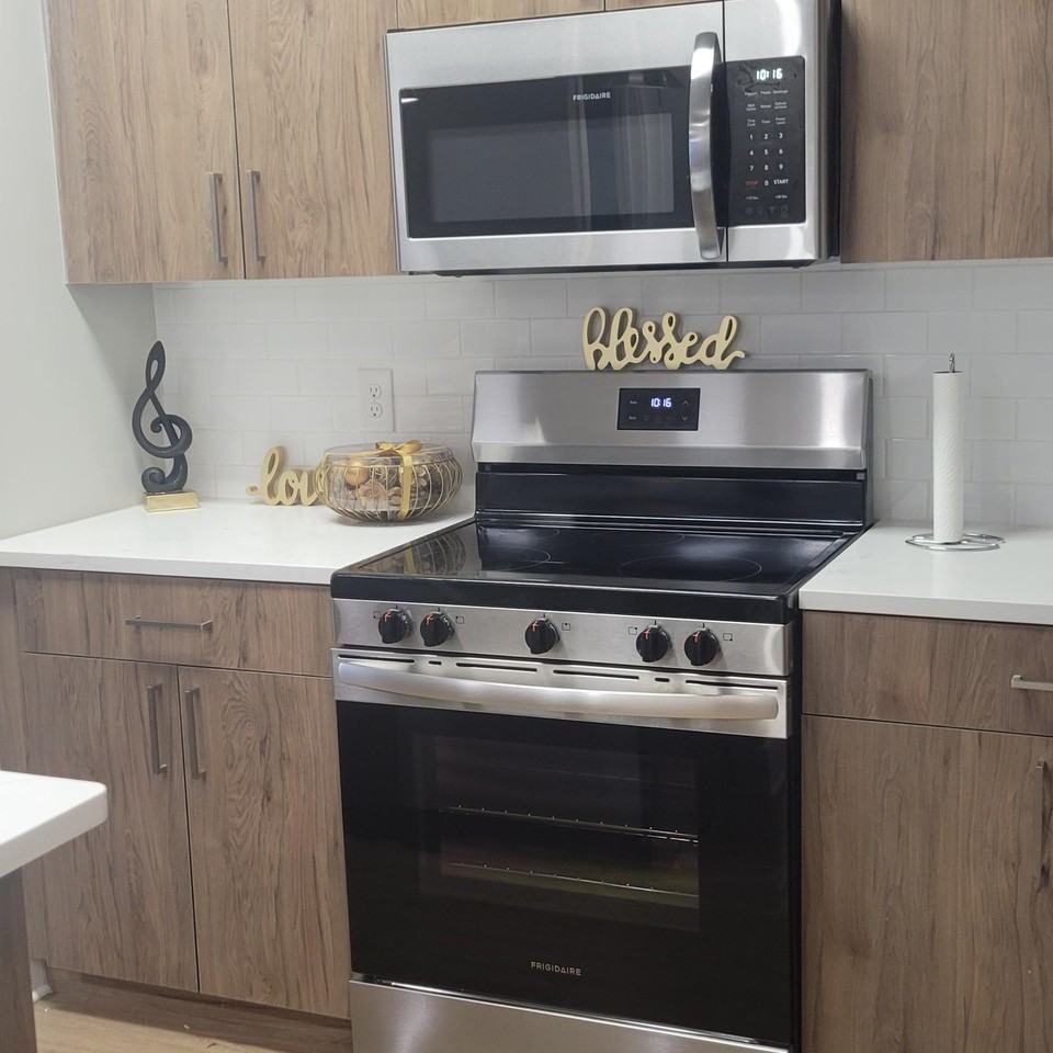 Maple Dr - Photo 6 of 15