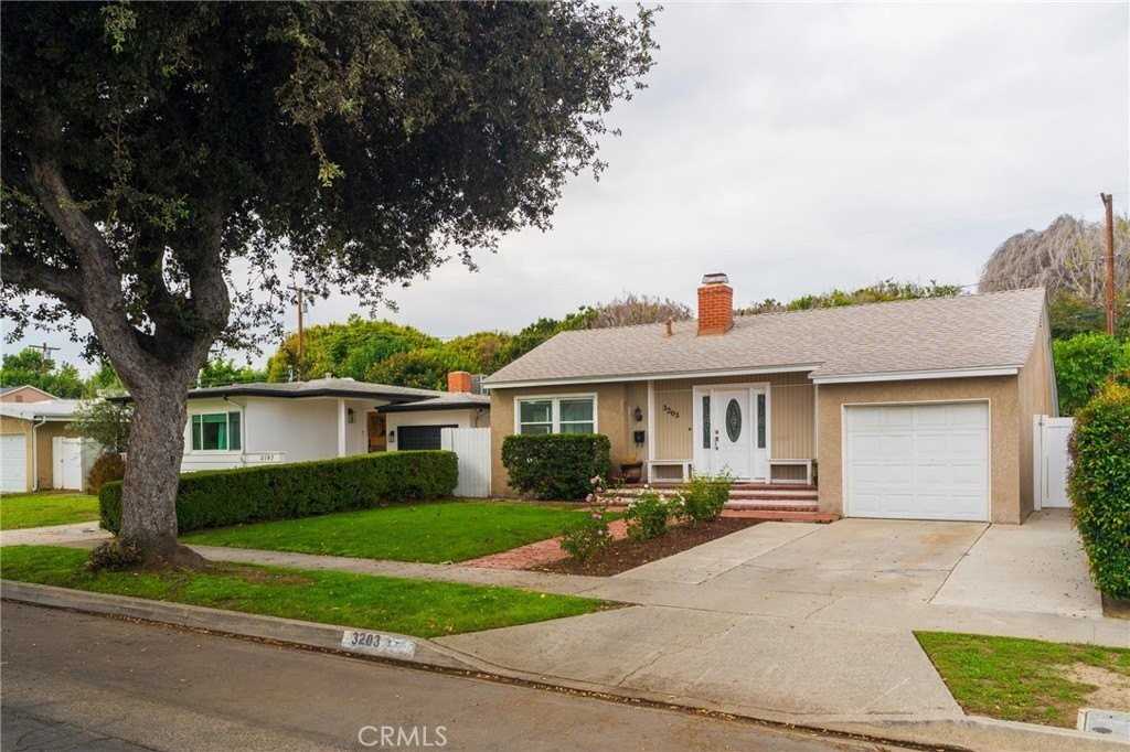 3203 Faust Ave - Photo 3 of 32