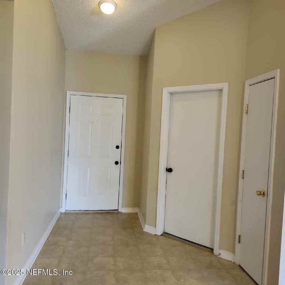 2210 Captain Kidd Dr - Photo 2 of 34