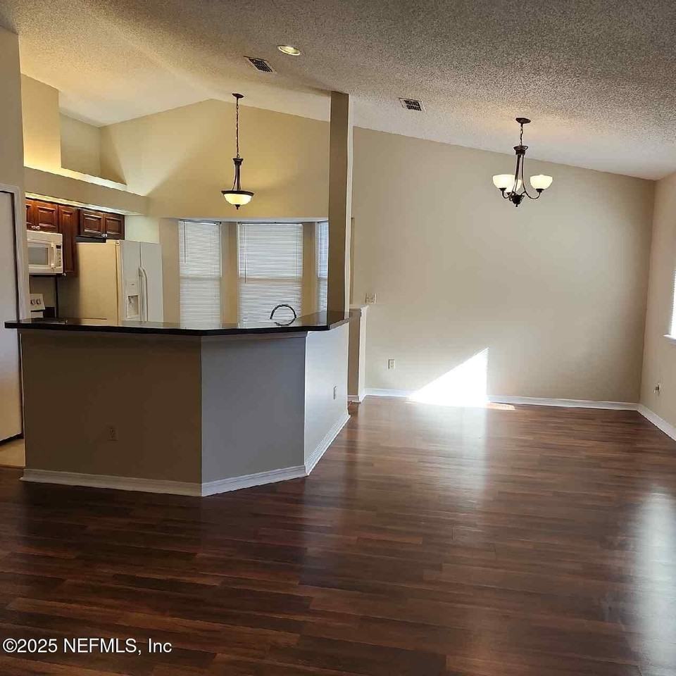 2210 Captain Kidd Dr - Photo 6 of 34