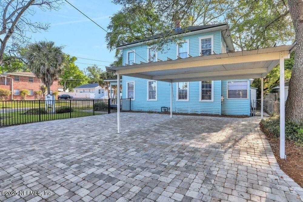 1104 Lasalle St - Photo 2 of 24