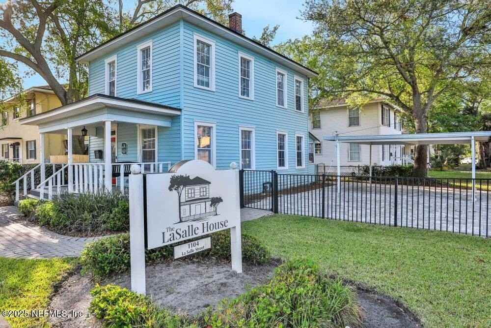 1104 Lasalle St - Photo 3 of 24