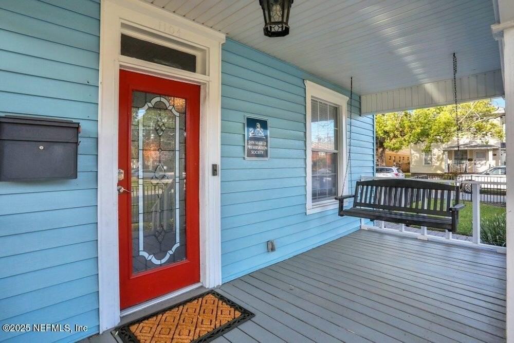 1104 Lasalle St - Photo 4 of 24