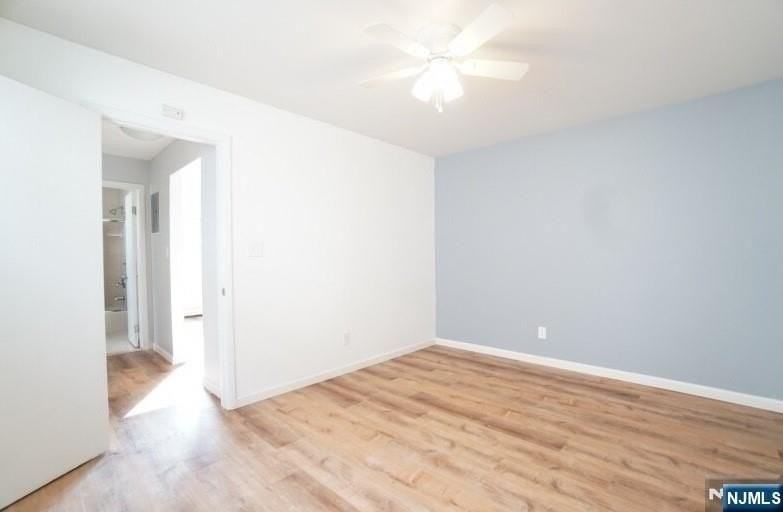 273 Hoover Ave - Photo 5 of 8