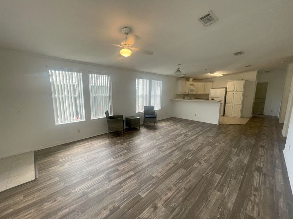 20 Glen Cove Ct #0046 - Photo 2 of 20
