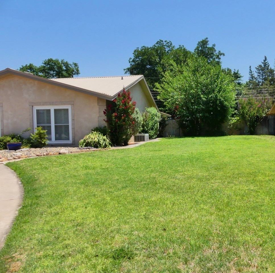 1312 Nw 15th St - Photo 3 of 49