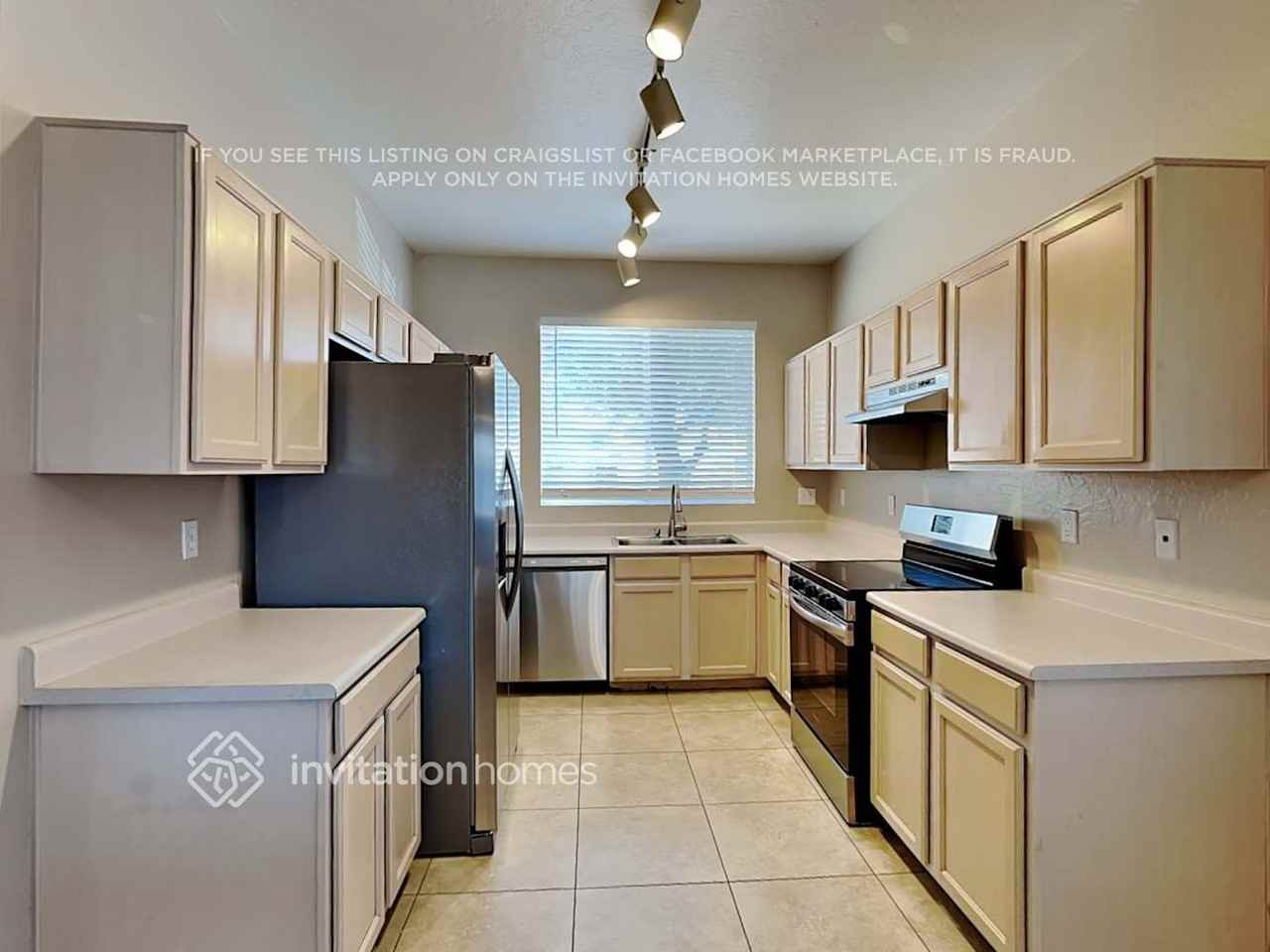 15417 W Port Royale Ln - Photo 5 of 15