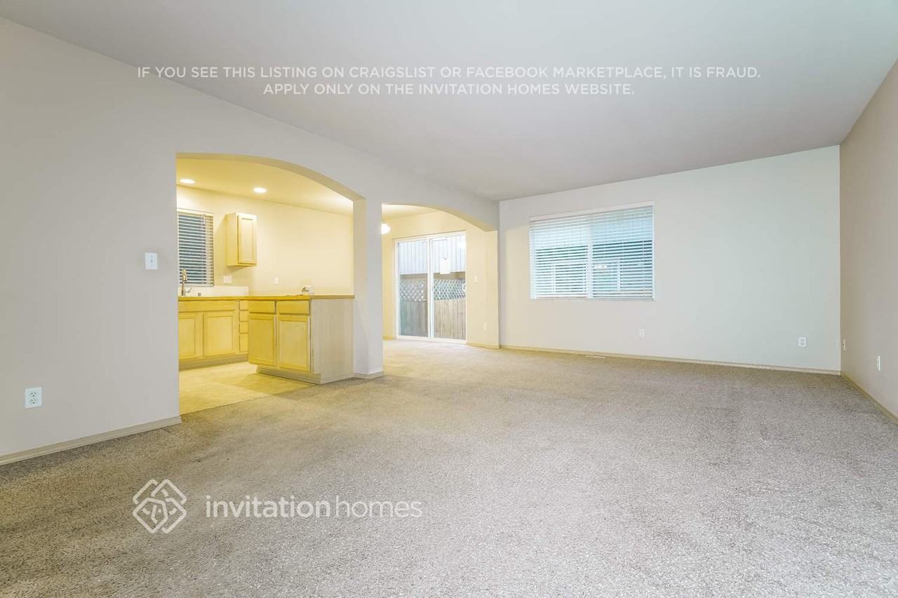 7313 178th St E - Photo 5 of 18