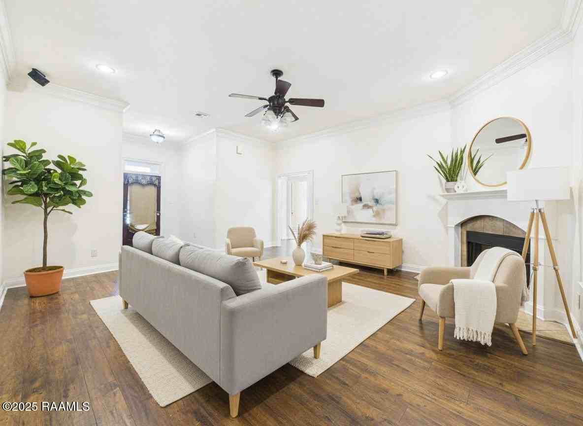 236 Shadowbrush Bnd - Photo 4 of 28