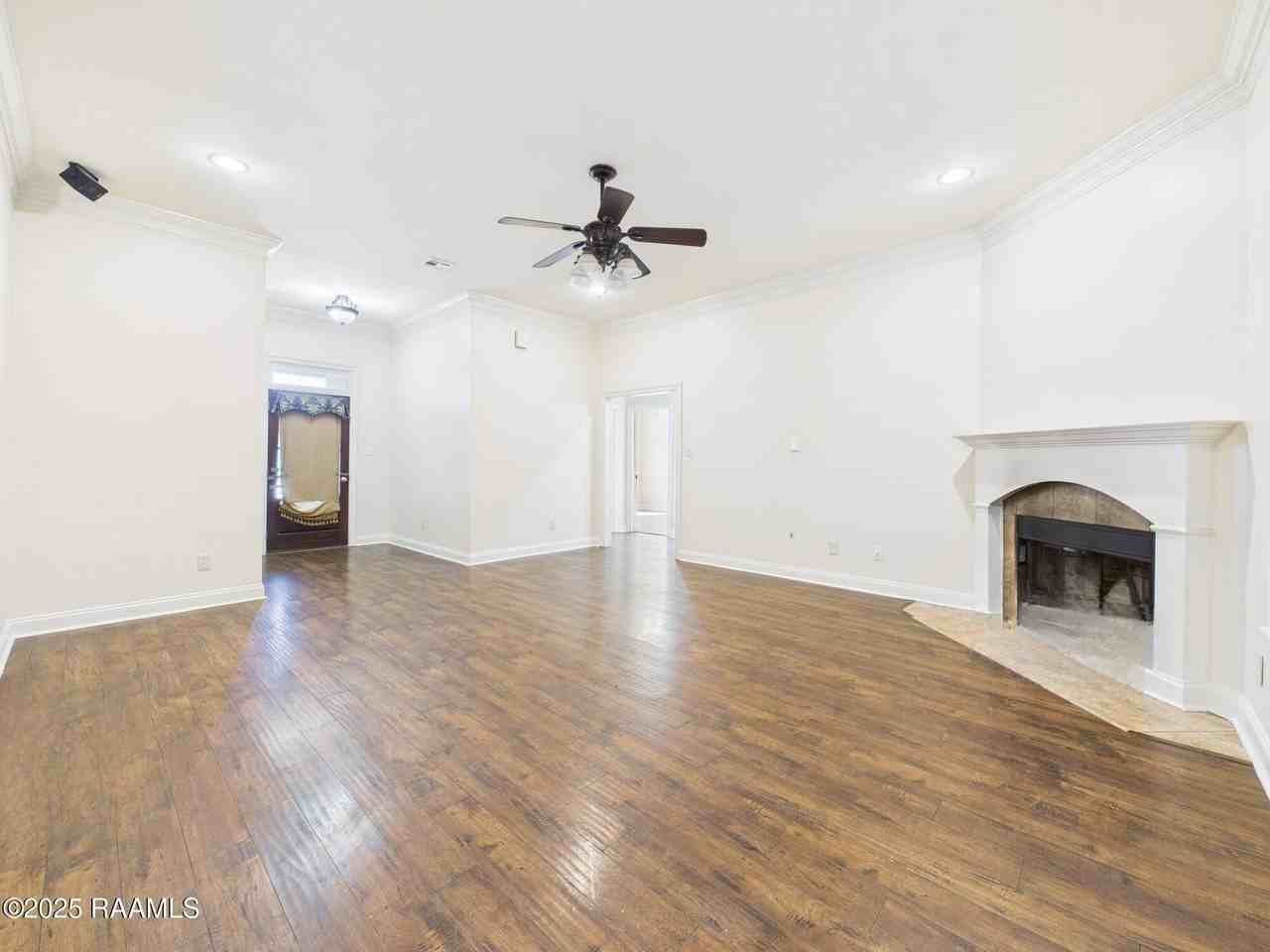 236 Shadowbrush Bnd - Photo 5 of 28