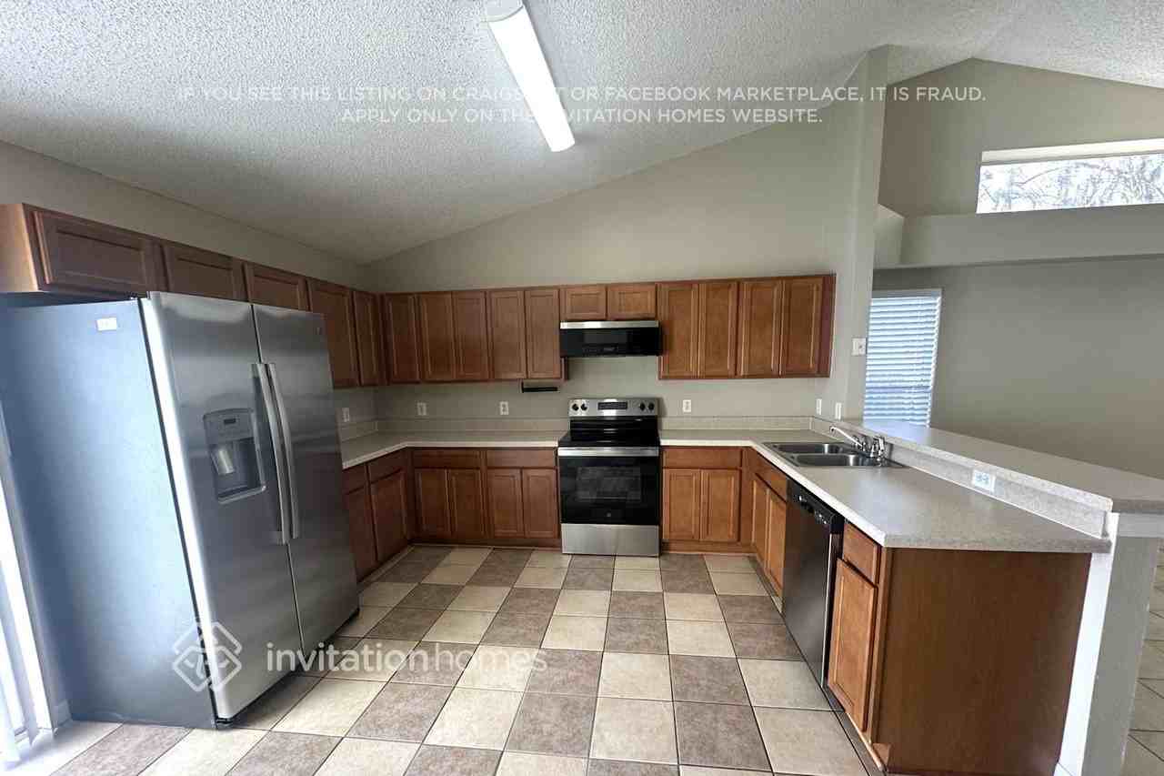 4001 Saddlewood Dr - Photo 5 of 13