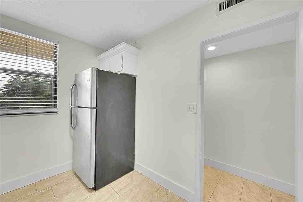 8415 Forest Hills Dr #305 - Photo 7 of 25