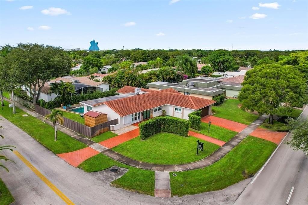 3500 N 46th Ave - Photo 2 of 13