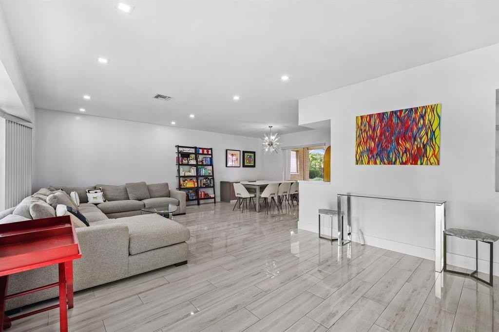 3500 N 46th Ave - Photo 3 of 13