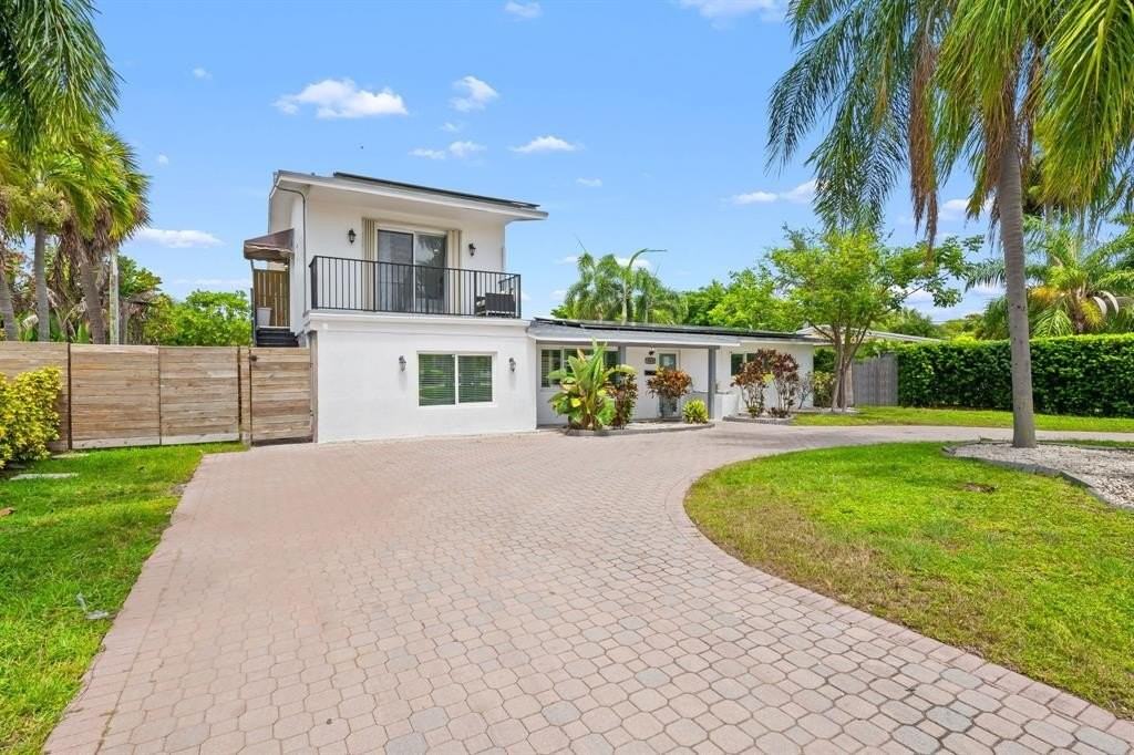 865 Ne 23rd Ter - Photo 5 of 33