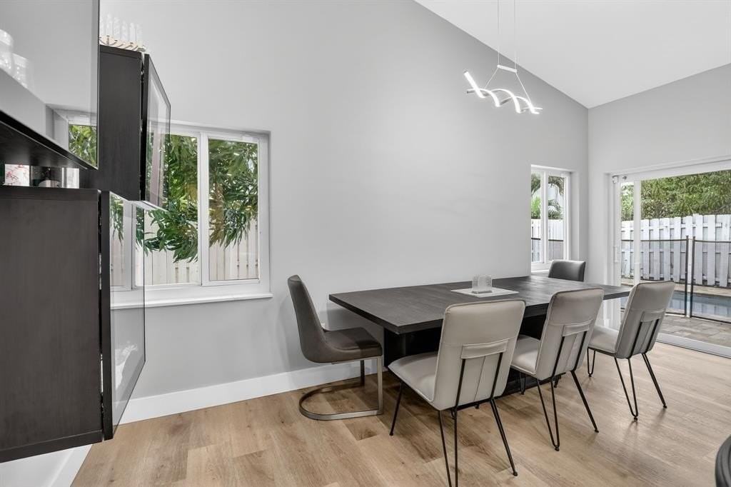 1051 Nw 124th Ter - Photo 3 of 37