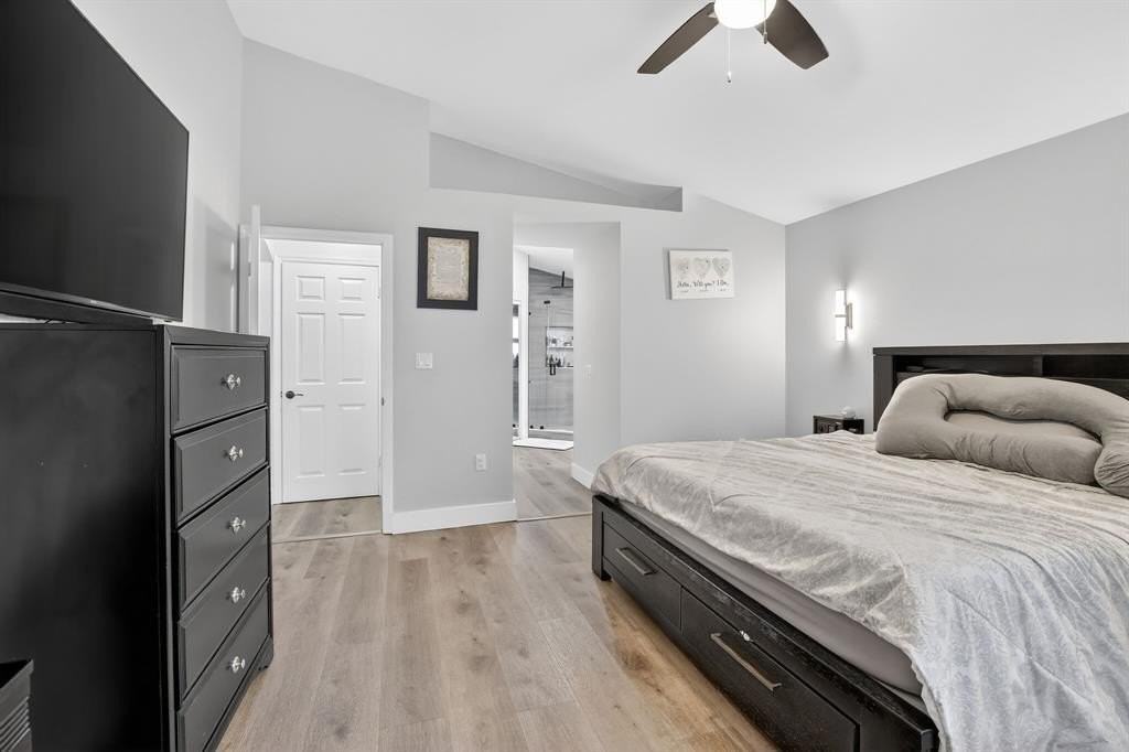 1051 Nw 124th Ter - Photo 6 of 37