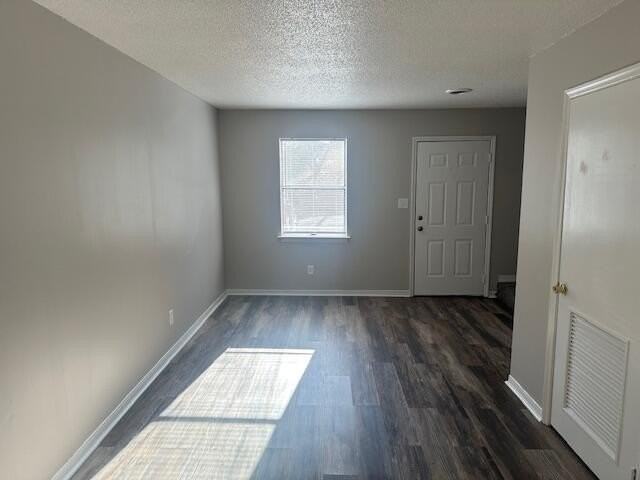 1898 20th St Nw - Photo 3 of 11