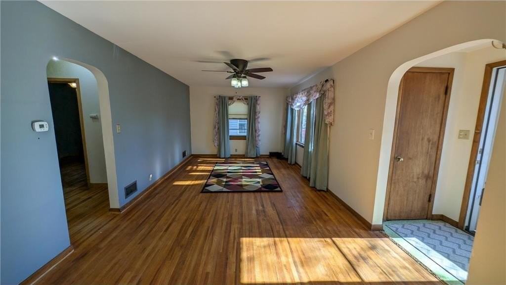 301 Giles Pl - Photo 2 of 24