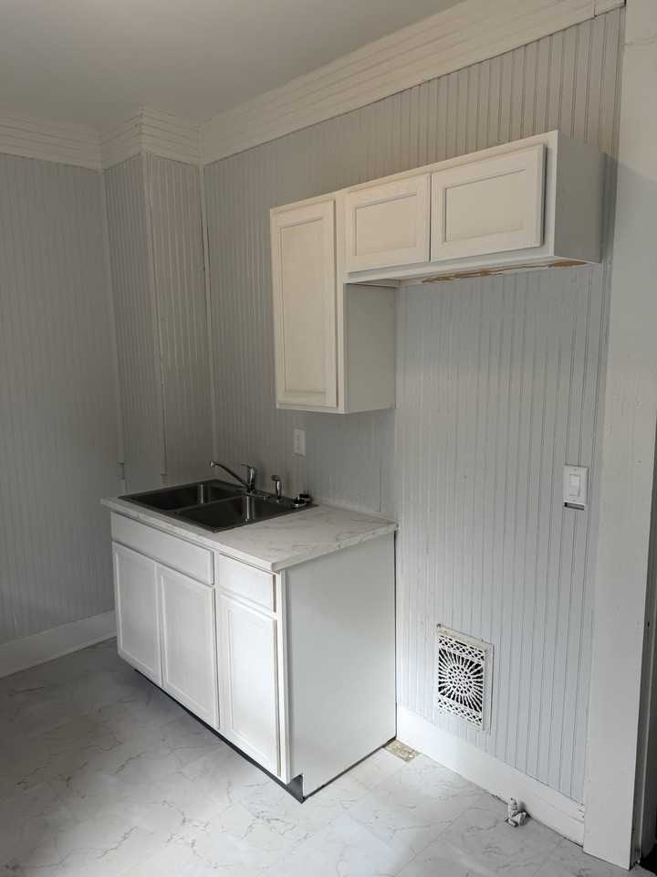 330 N Arsenal Ave #B - Photo 2 of 11