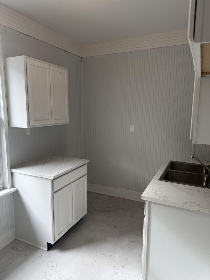 330 N Arsenal Ave #B - Photo 4 of 11