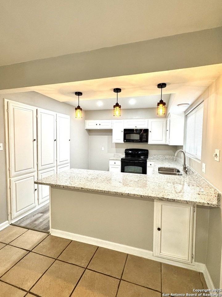 663 Fern Meadow Dr - Photo 4 of 19