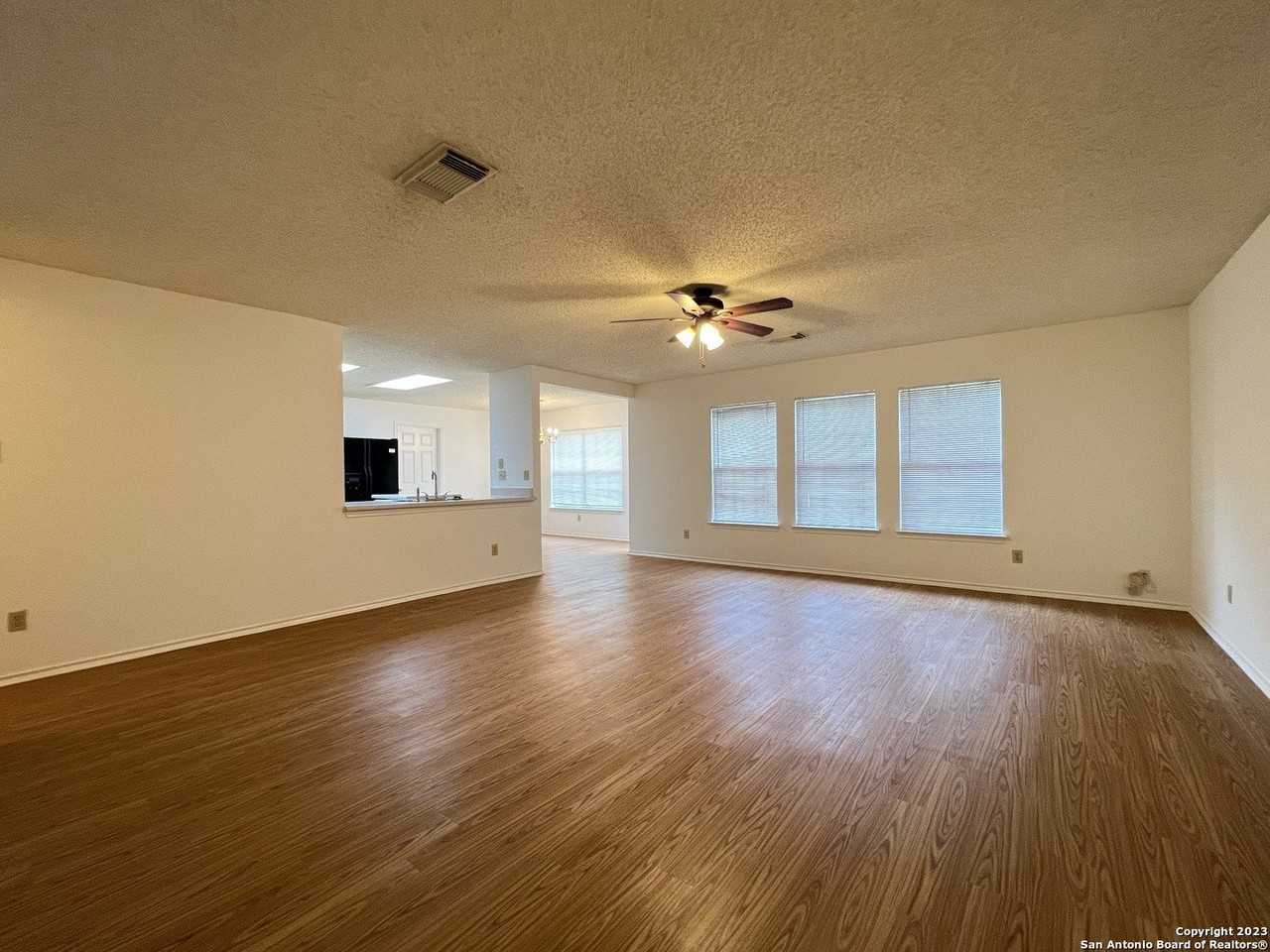 11926 Auburn Brk - Photo 4 of 24