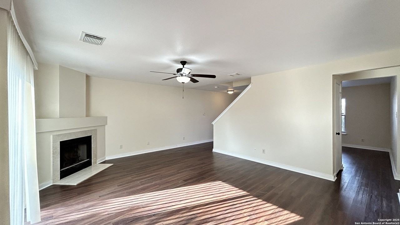 8018 Chestnut Gate Dr - Photo 7 of 38