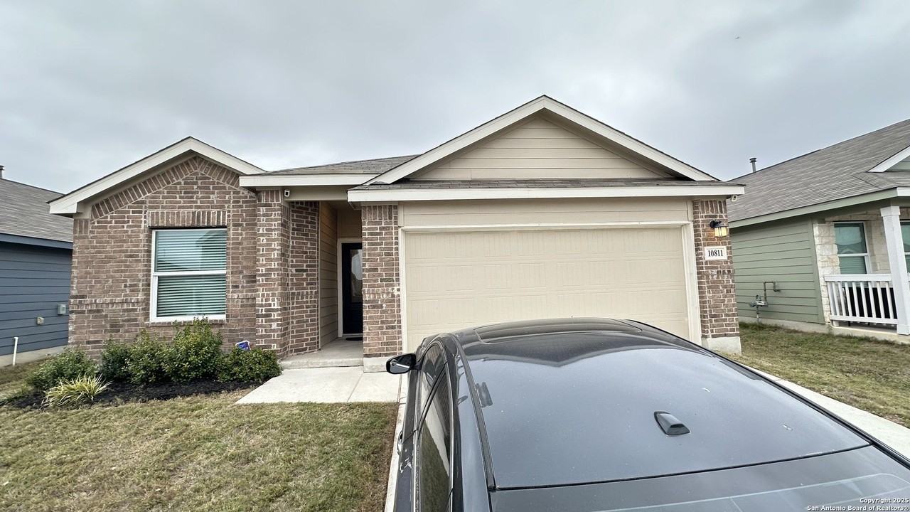 10811 Hernando Ct - Photo 2 of 34